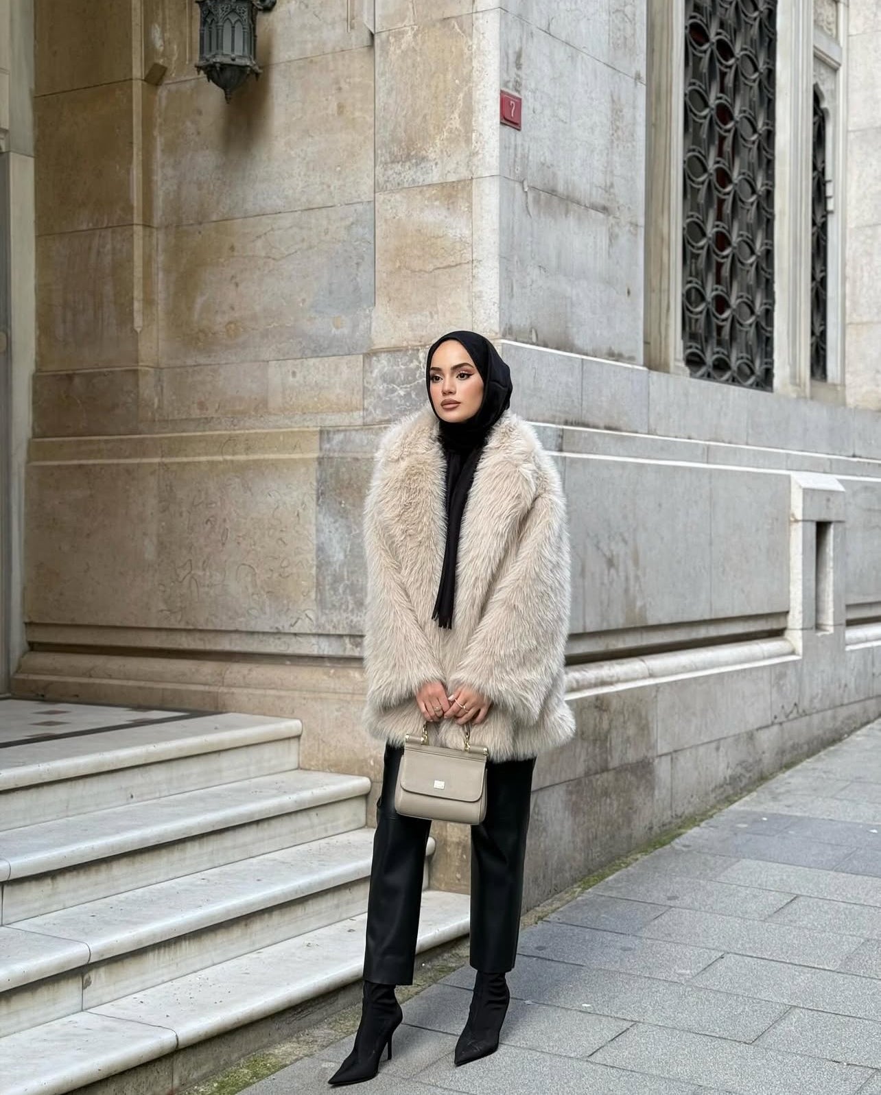Manteau fausses fourrures
